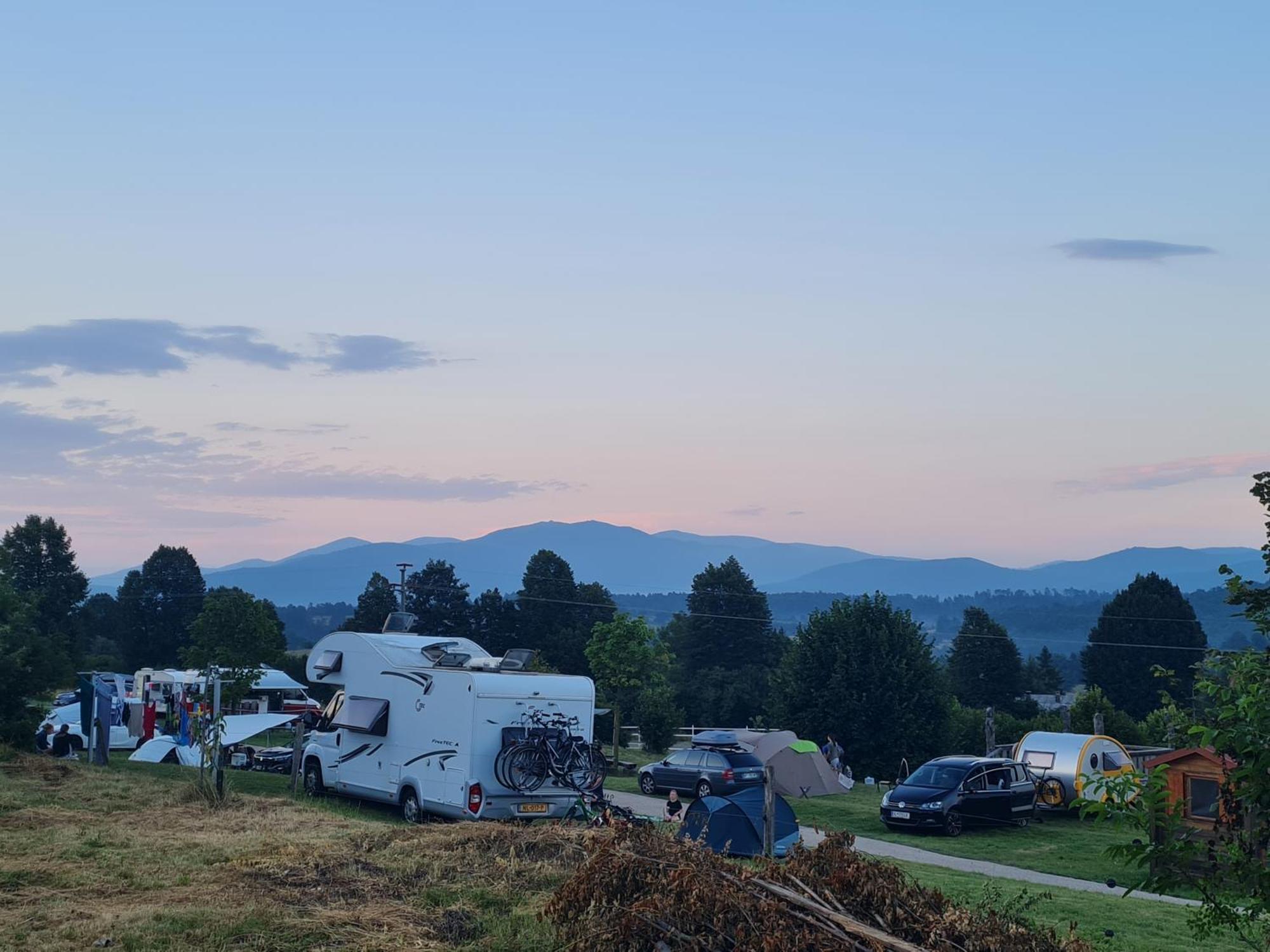 Camp The Sunrise Hill Hotel Pivka Luaran gambar