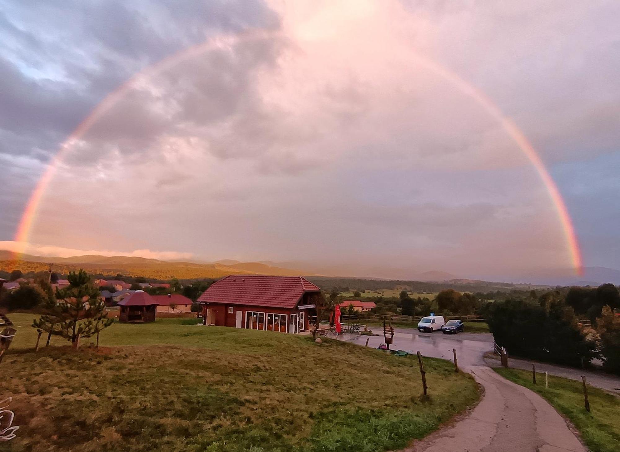 Camp The Sunrise Hill Hotel Pivka Luaran gambar
